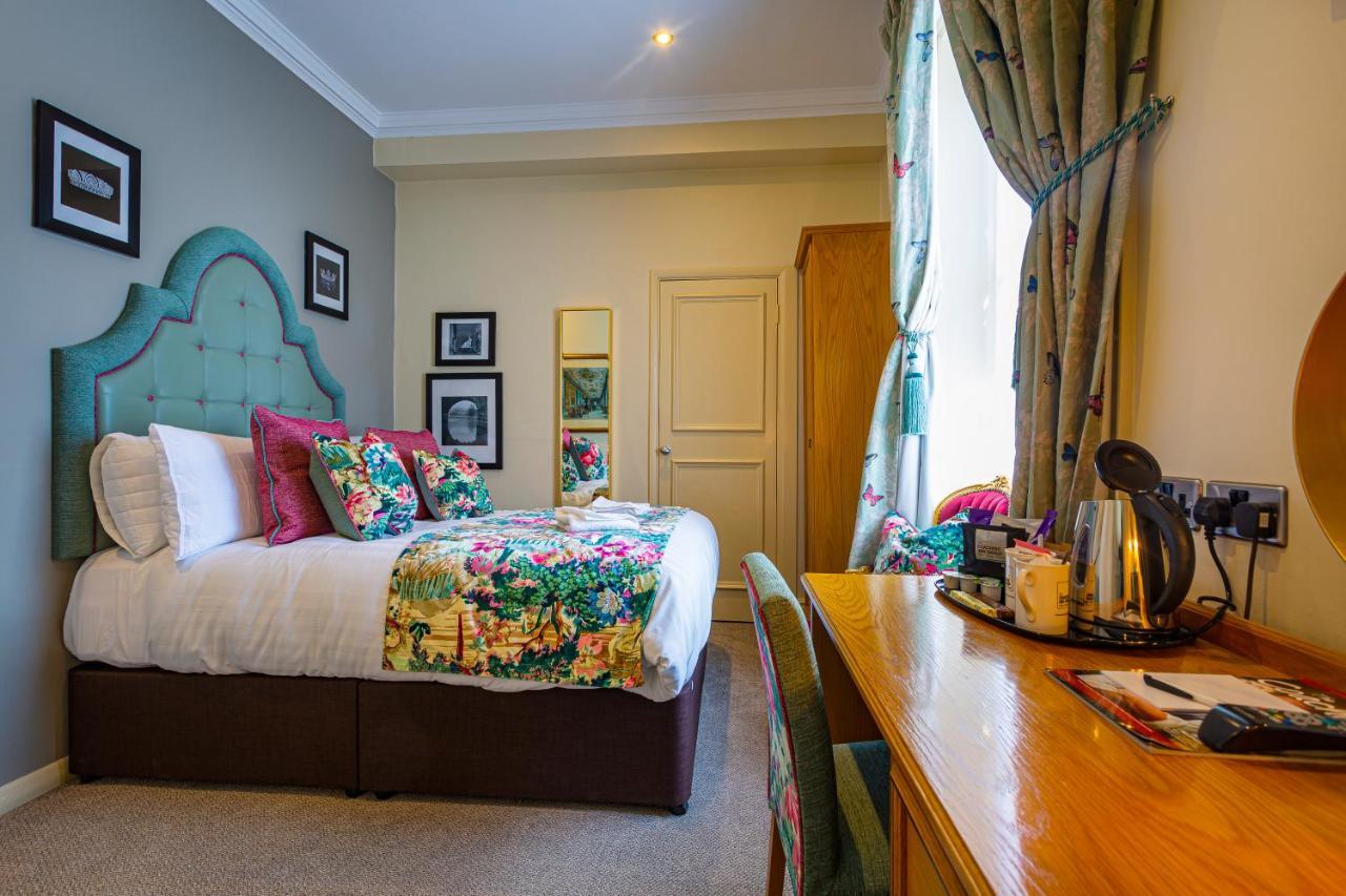 The Rutland Arms Hotel, Bakewell, Derbyshire Kültér fotó