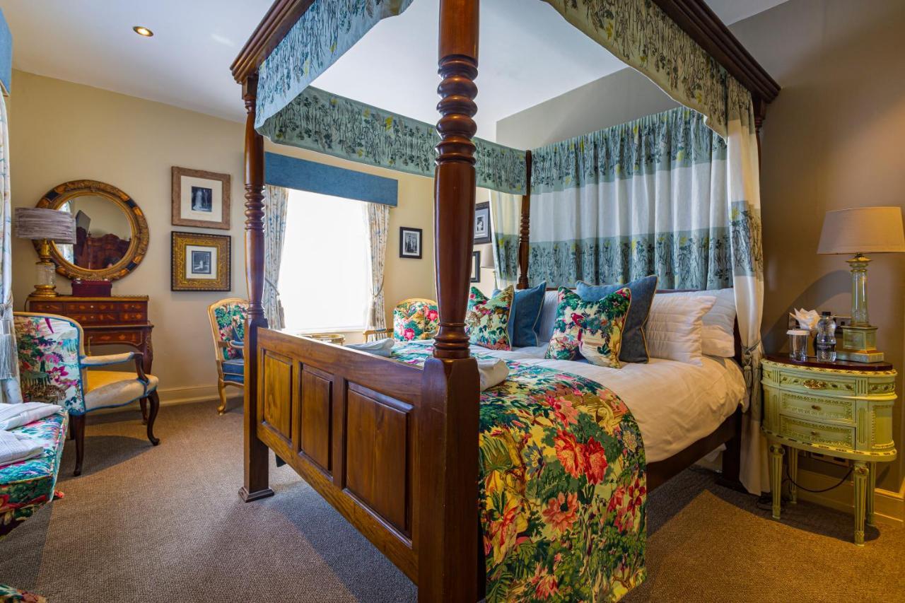 The Rutland Arms Hotel, Bakewell, Derbyshire Kültér fotó